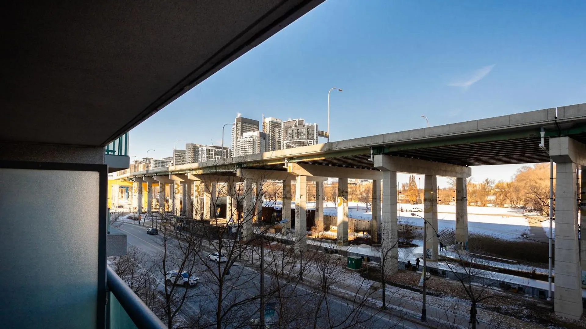 Downtown-Cozy Modern 1Br Condo - Near Lake, Parks & Transit Toronto Canada
