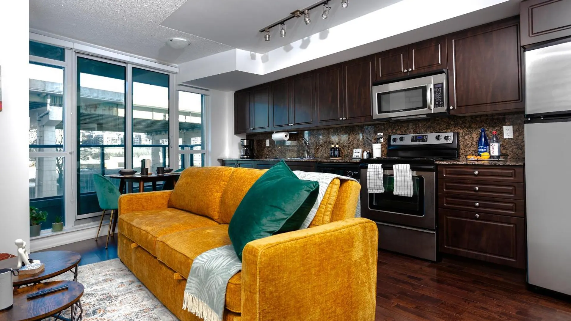 Downtown-Cozy Modern 1Br Condo - Near Lake, Parks & Transit Toronto Lejlighed